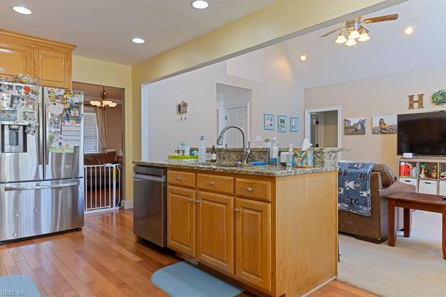 21262 Buckhorn Quarter RD, Courtland, VA 23837