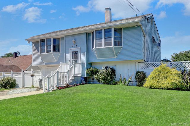 24 Charter Road, Selden, NY 11784