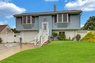 24 Charter Road, Selden, NY 11784