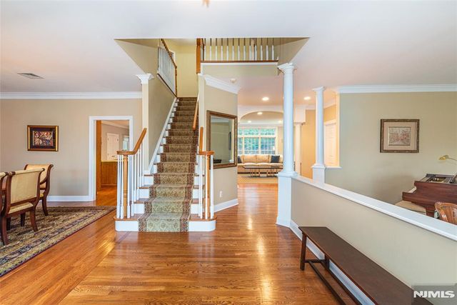 503 Stonewall Court, Wyckoff, NJ 07481