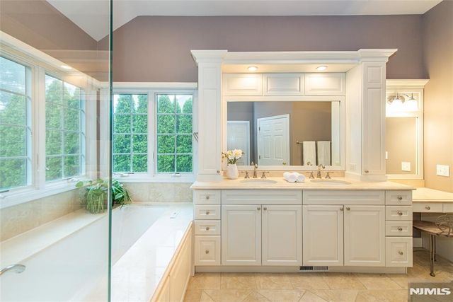 503 Stonewall Court, Wyckoff, NJ 07481