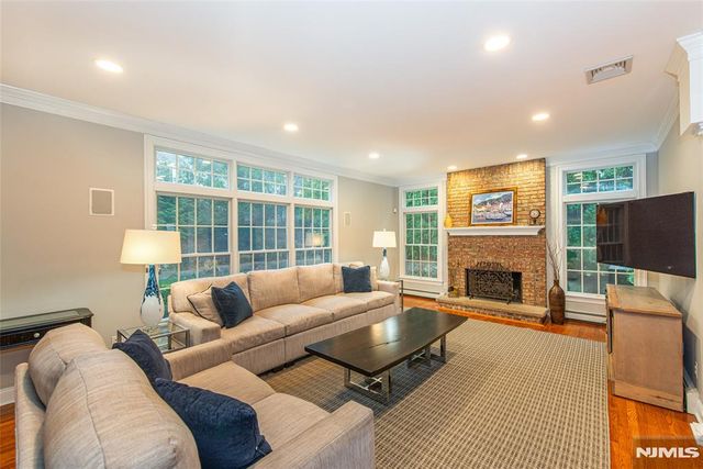 503 Stonewall Court, Wyckoff, NJ 07481