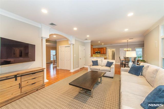 503 Stonewall Court, Wyckoff, NJ 07481