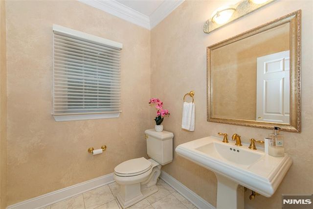 503 Stonewall Court, Wyckoff, NJ 07481