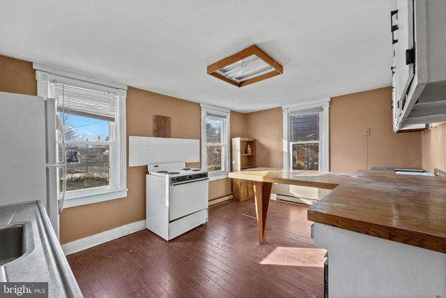 400 S MAIN ST, Woodsboro, MD 21798