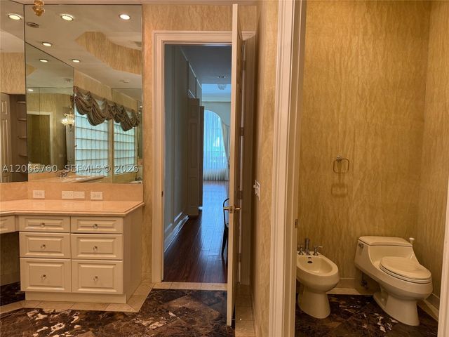 891 Captiva Dr, Hollywood, FL 33019