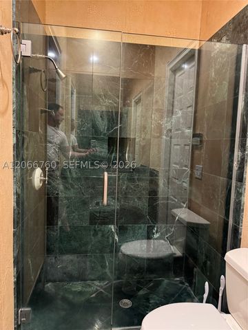 891 Captiva Dr, Hollywood, FL 33019