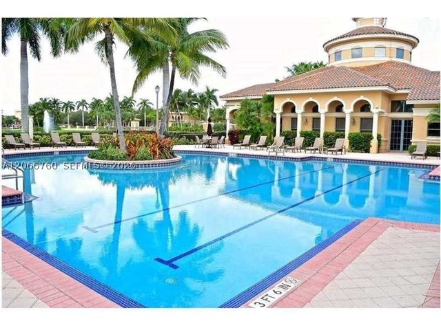 891 Captiva Dr, Hollywood, FL 33019