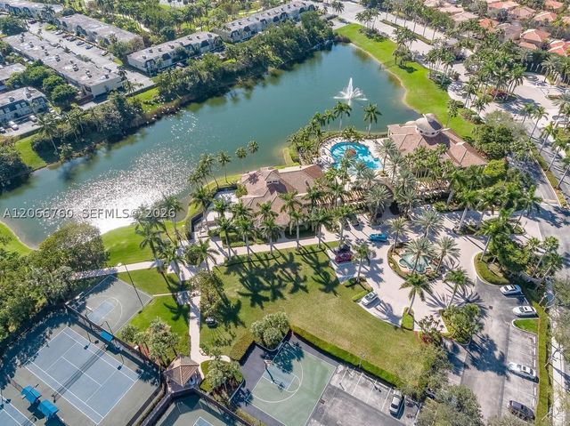 891 Captiva Dr, Hollywood, FL 33019
