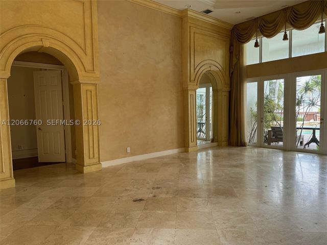 891 Captiva Dr, Hollywood, FL 33019