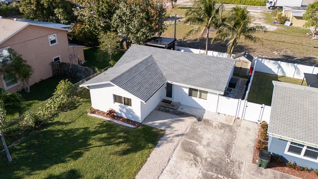 119 SE 5th Street, Delray Beach, FL 33483