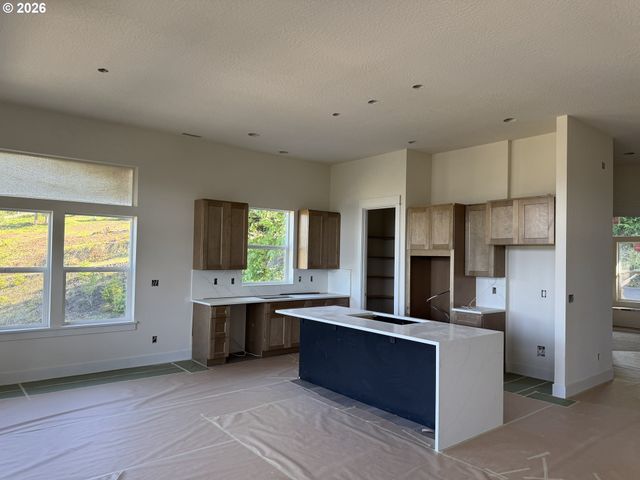 Abigail Ln, Eugene, OR 97403