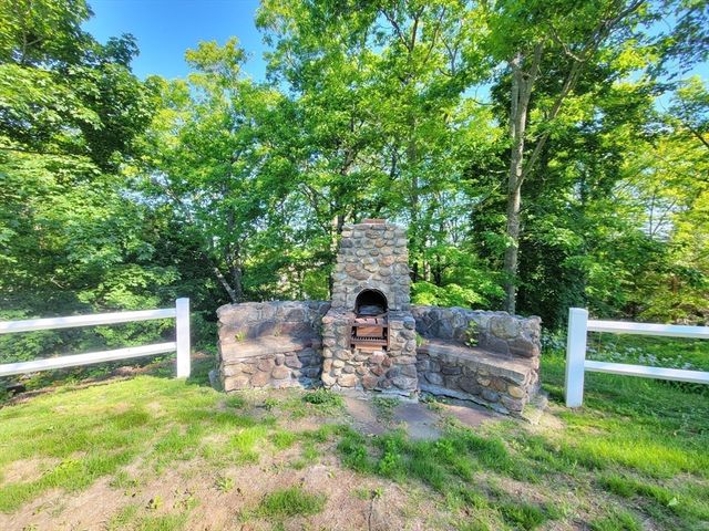 1 Park Street, Athol, MA 01331