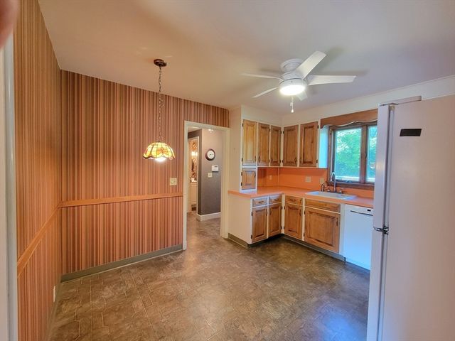 1 Park Street, Athol, MA 01331