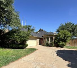 5310 Green Tree Blvd, Midland, TX 79707