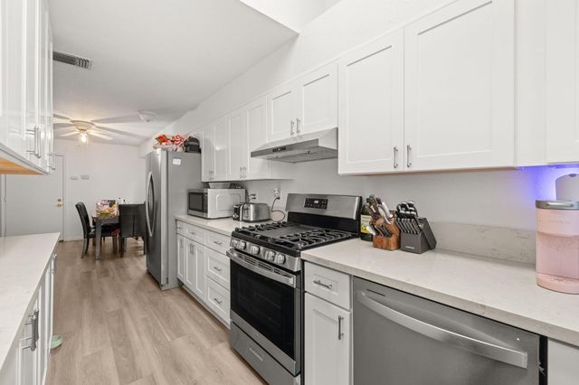 7648 Lily Mar Ln, Antelope, CA 95843