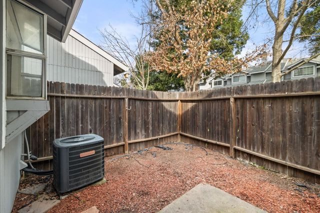 7648 Lily Mar Ln, Antelope, CA 95843