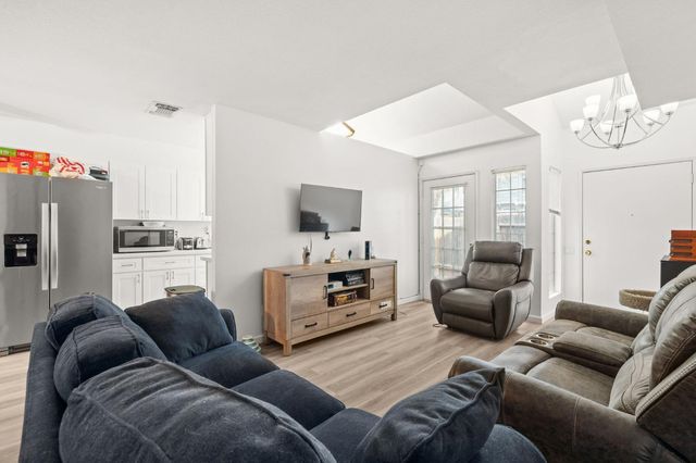 7648 Lily Mar Ln, Antelope, CA 95843