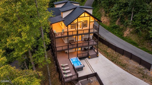 752 Loop Road, Gatlinburg, TN 37738