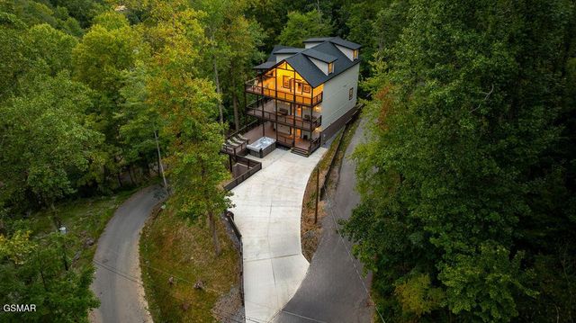 752 Loop Road, Gatlinburg, TN 37738