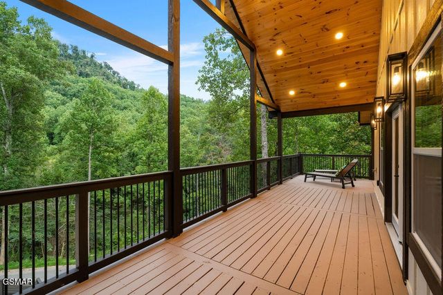 752 Loop Road, Gatlinburg, TN 37738