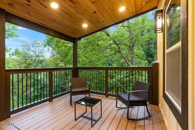 752 Loop Road, Gatlinburg, TN 37738