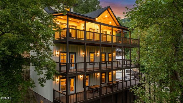 752 Loop Road, Gatlinburg, TN 37738