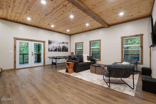 752 Loop Road, Gatlinburg, TN 37738