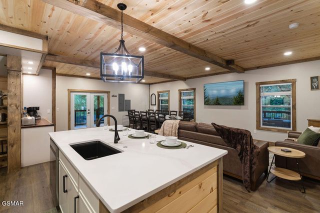 752 Loop Road, Gatlinburg, TN 37738