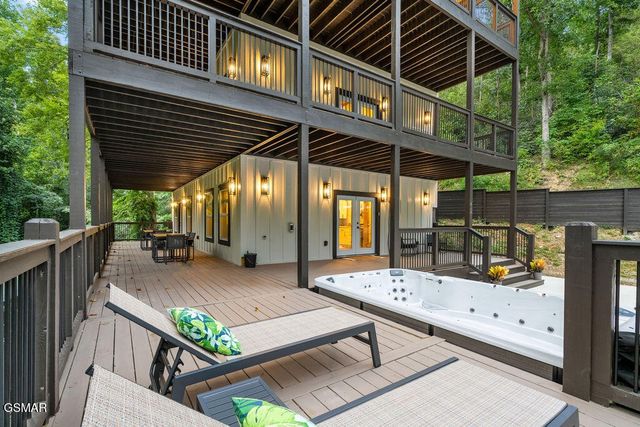 752 Loop Road, Gatlinburg, TN 37738
