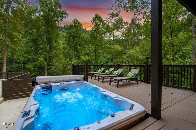 752 Loop Road, Gatlinburg, TN 37738