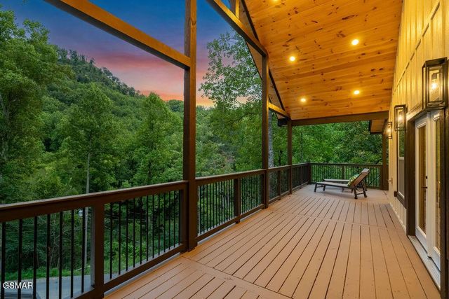 752 Loop Road, Gatlinburg, TN 37738