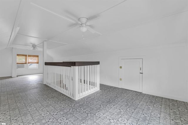 126 E Wilburn Avenue, Greenville, SC 29611