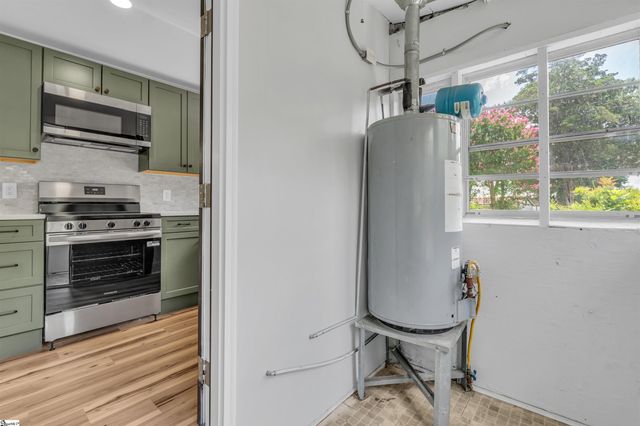 126 E Wilburn Avenue, Greenville, SC 29611