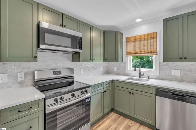 126 E Wilburn Avenue, Greenville, SC 29611