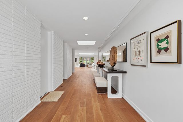 775 Stonegate Drive, Highland Park, IL 60035