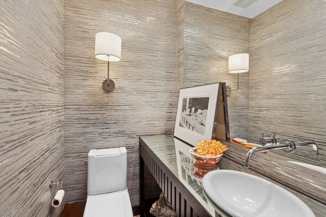 775 Stonegate Drive, Highland Park, IL 60035