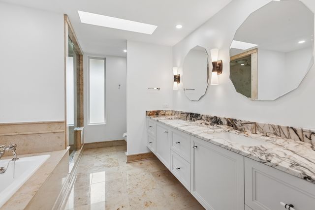 775 Stonegate Drive, Highland Park, IL 60035