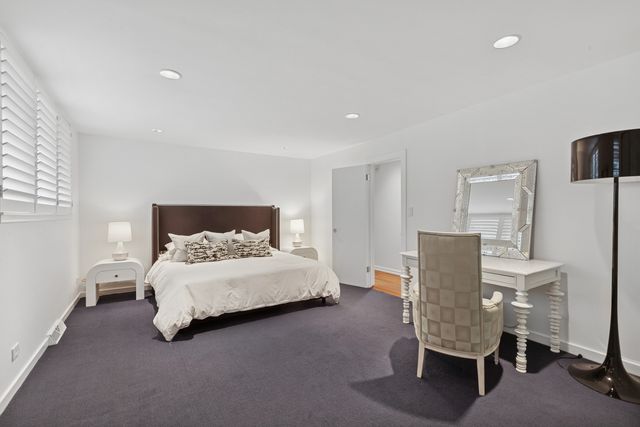 775 Stonegate Drive, Highland Park, IL 60035