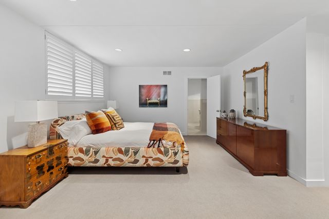 775 Stonegate Drive, Highland Park, IL 60035