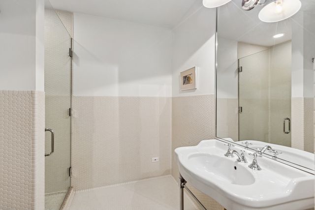 775 Stonegate Drive, Highland Park, IL 60035