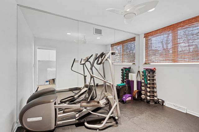 775 Stonegate Drive, Highland Park, IL 60035