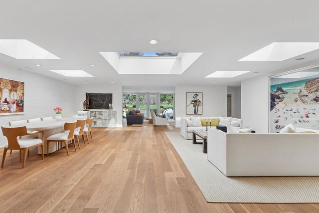 775 Stonegate Drive, Highland Park, IL 60035