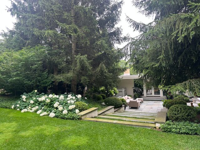 775 Stonegate Drive, Highland Park, IL 60035