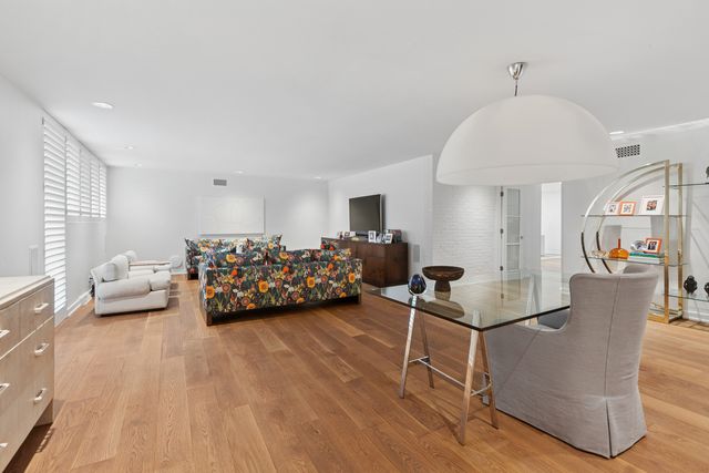 775 Stonegate Drive, Highland Park, IL 60035