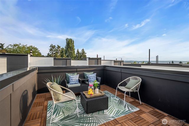 6402 Fauntleroy Way SW, Seattle, WA 98136