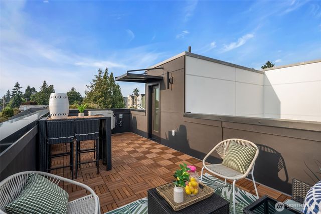 6402 Fauntleroy Way SW, Seattle, WA 98136