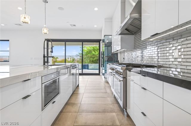10 Camino La Venta Court, Henderson, NV 89011