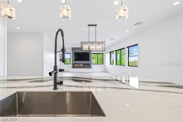 10 Camino La Venta Court, Henderson, NV 89011