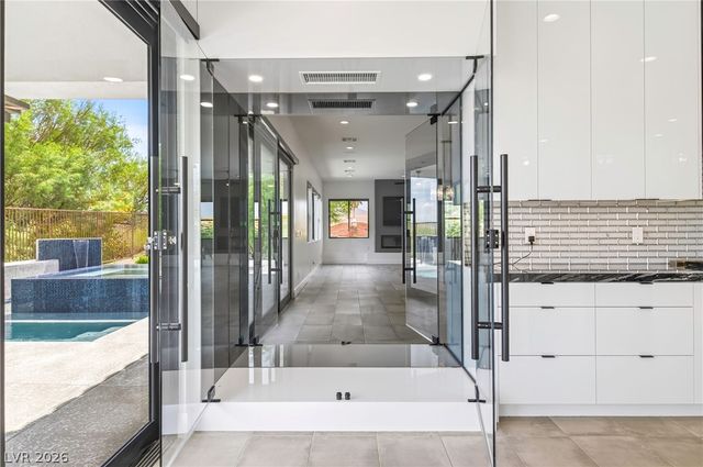 10 Camino La Venta Court, Henderson, NV 89011